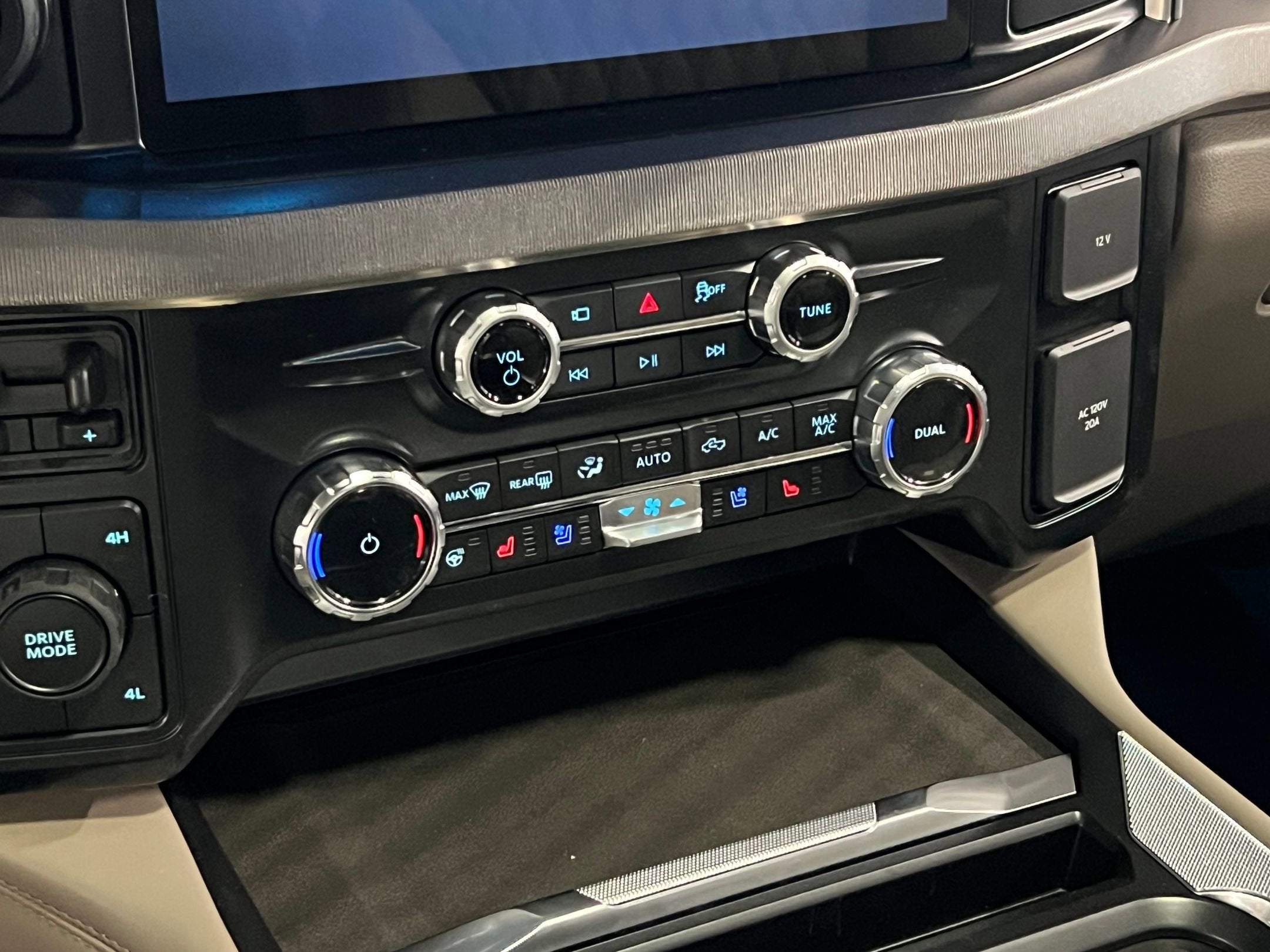 2026 Ford Super Duty F-450 DRW Platinum