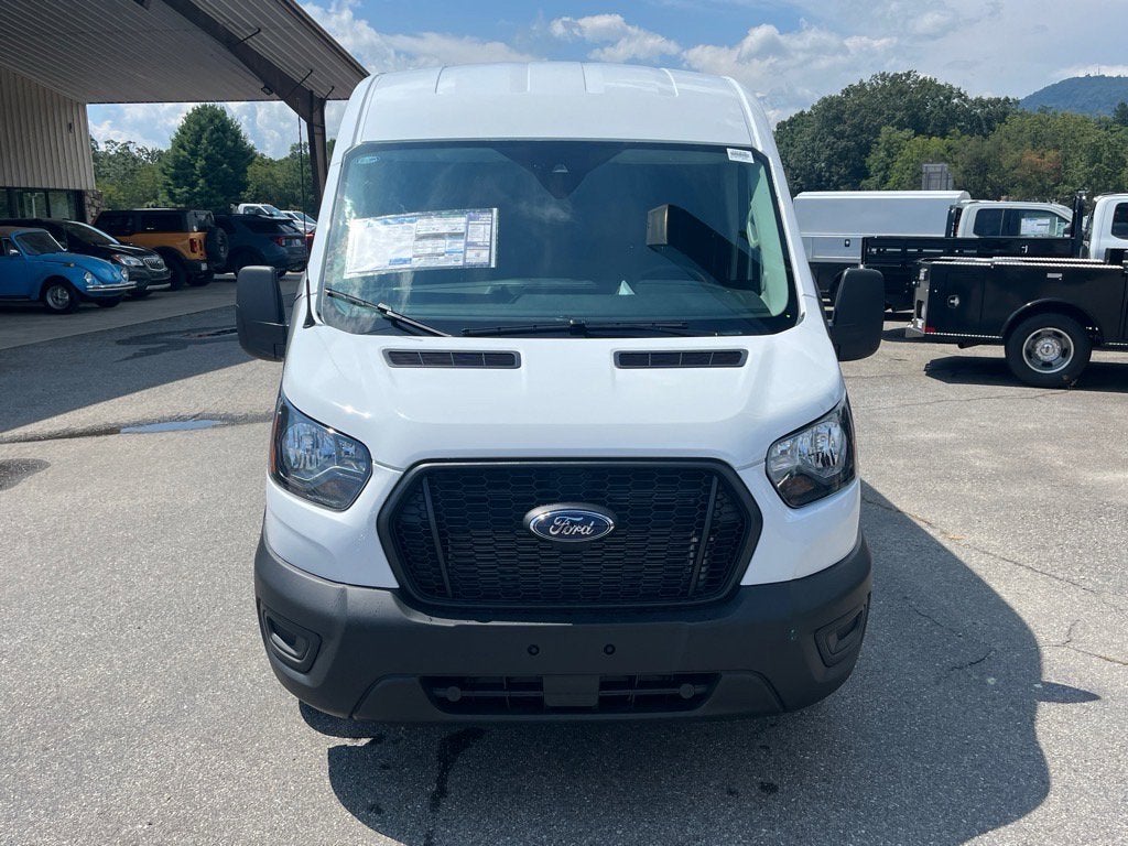 2025 Ford Transit Cargo Van Base
