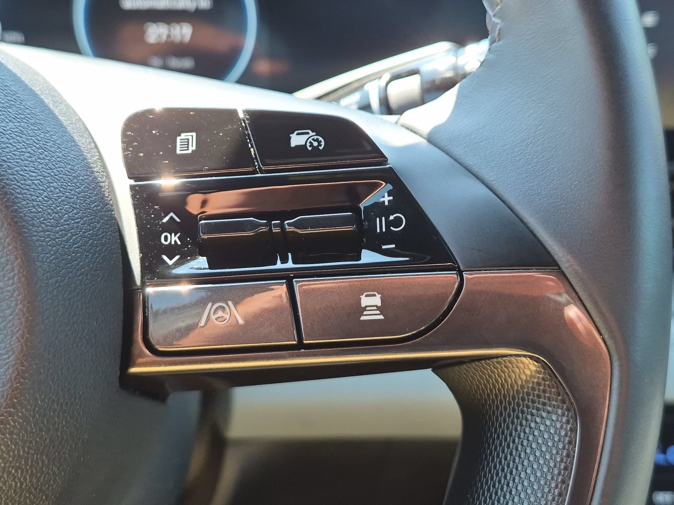 2024 Hyundai Elantra Hybrid Limited