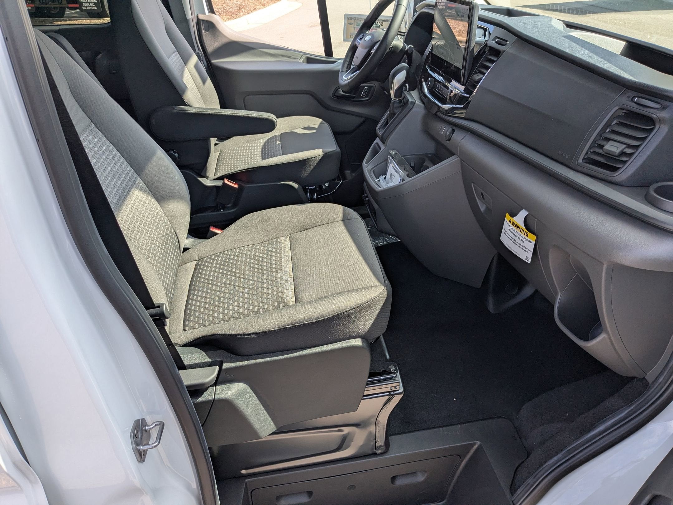 2026 Ford Transit Passenger Wagon XLT