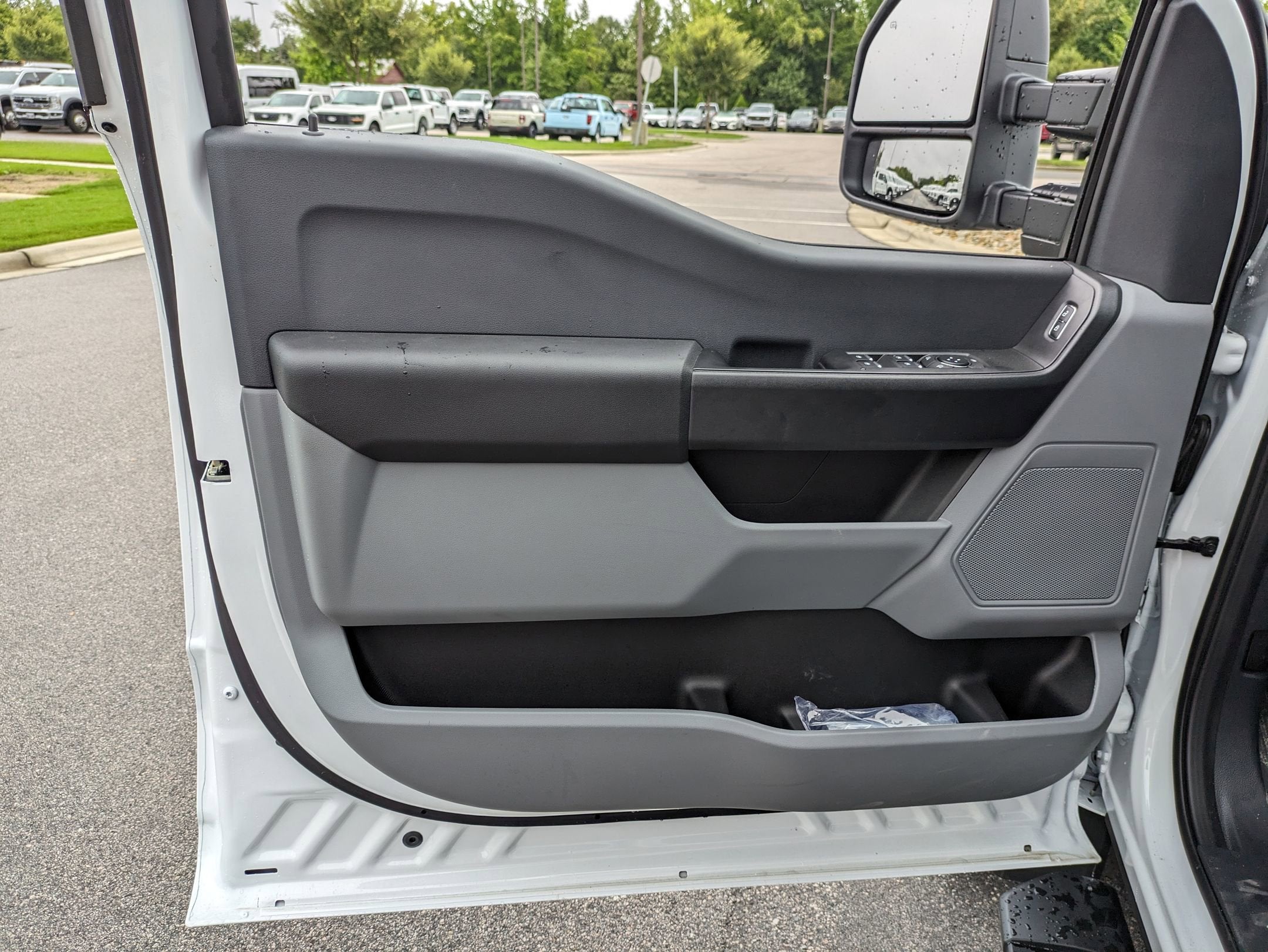 2025 Ford Super Duty F-550 DRW XL