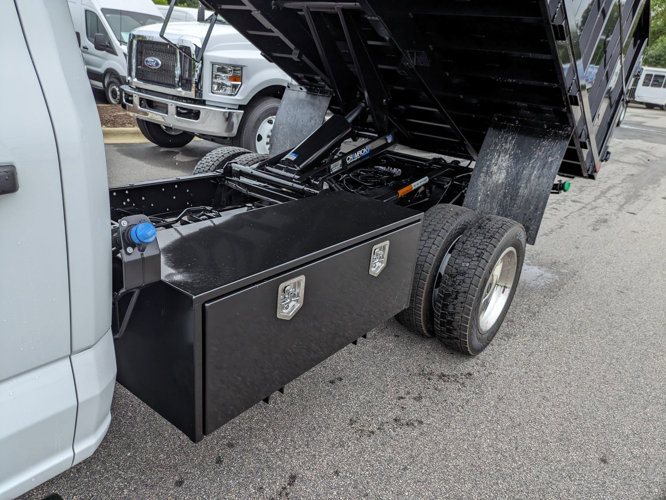 2025 Ford Super Duty F-550 DRW XL