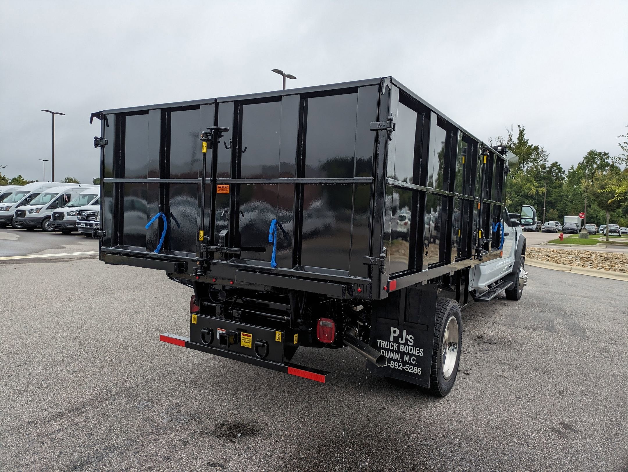 2025 Ford Super Duty F-550 DRW XL