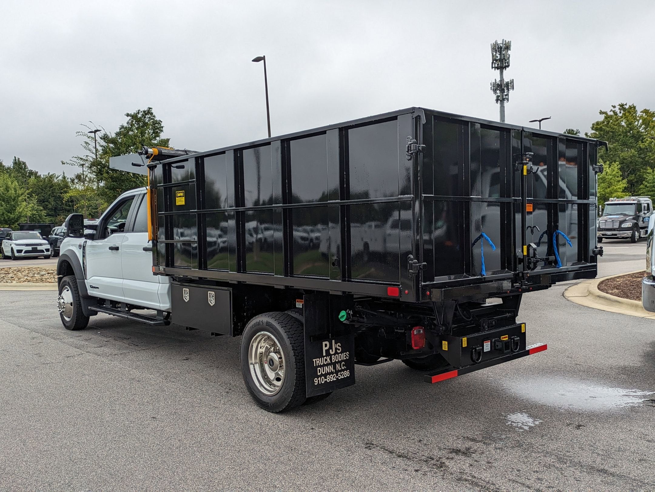 2025 Ford Super Duty F-550 DRW XL