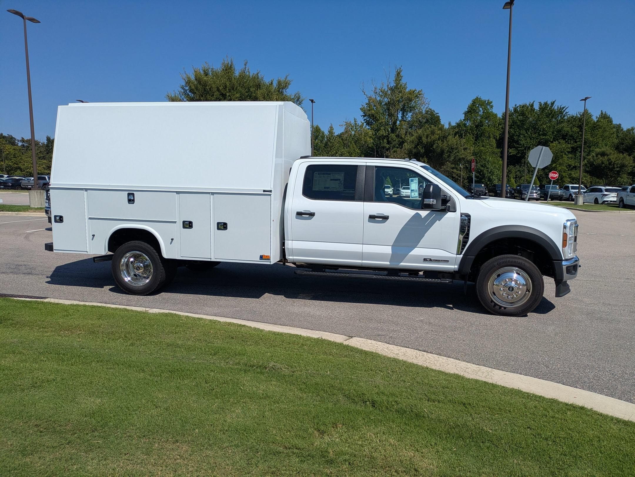 2026 Ford Super Duty F-550 DRW XL