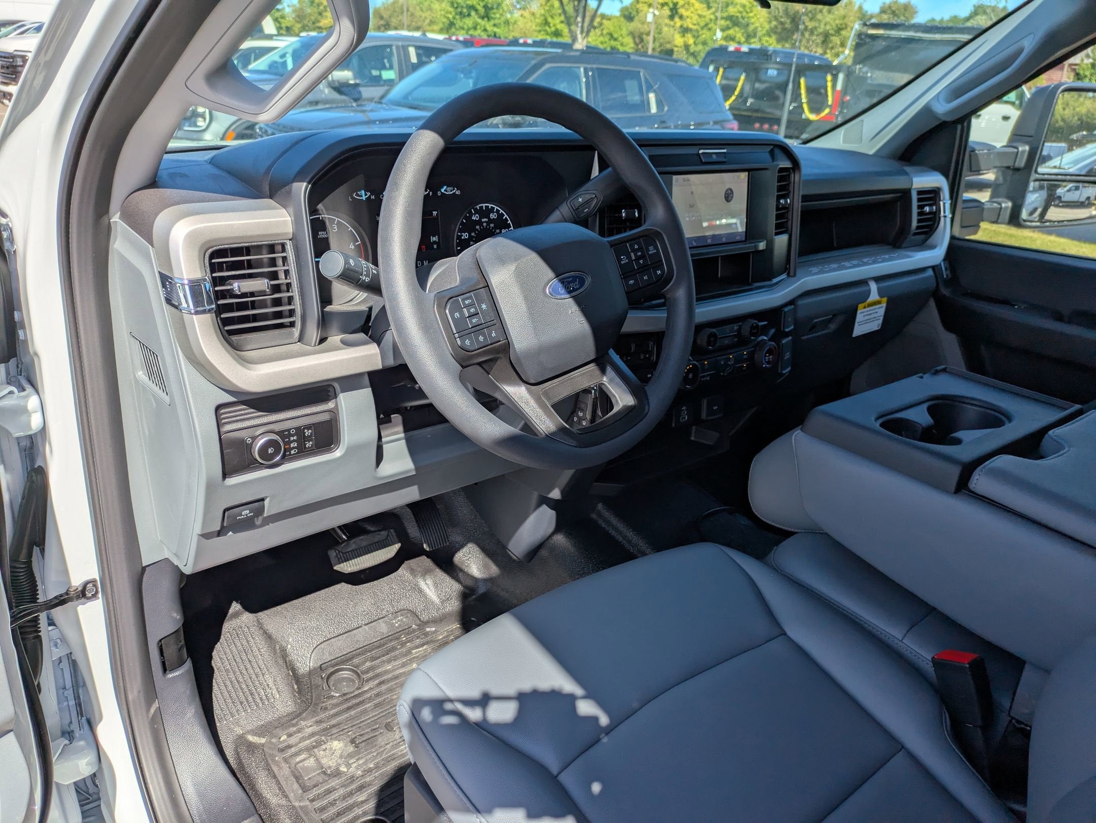 2025 Ford Super Duty F-550 DRW XL