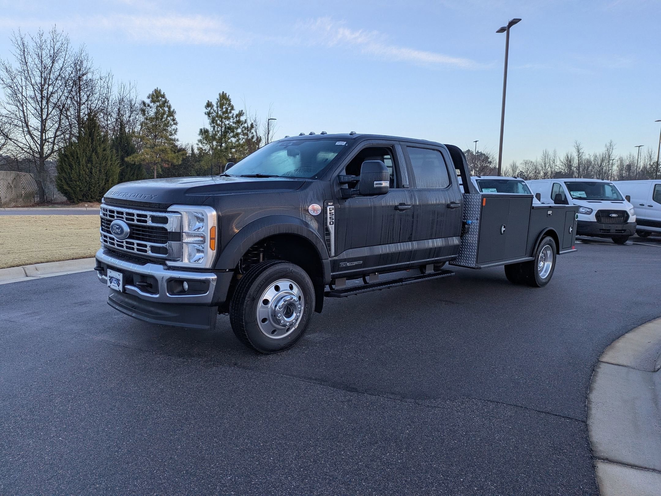 2025 Ford Super Duty F-550 DRW XL