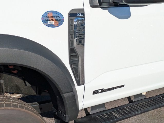 2025 Ford Super Duty F-550 DRW XL