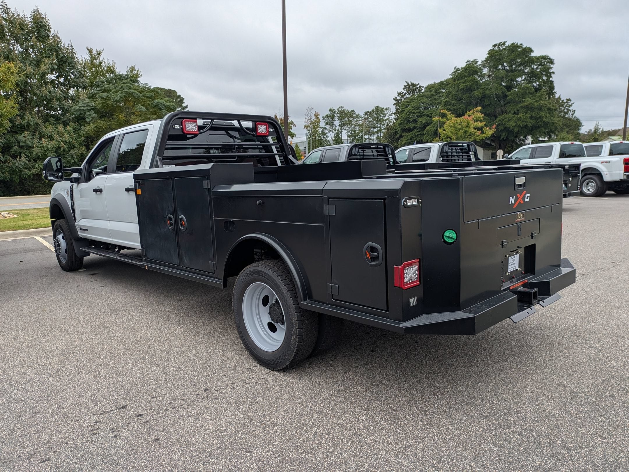 2027 Ford Super Duty F-550 DRW XL