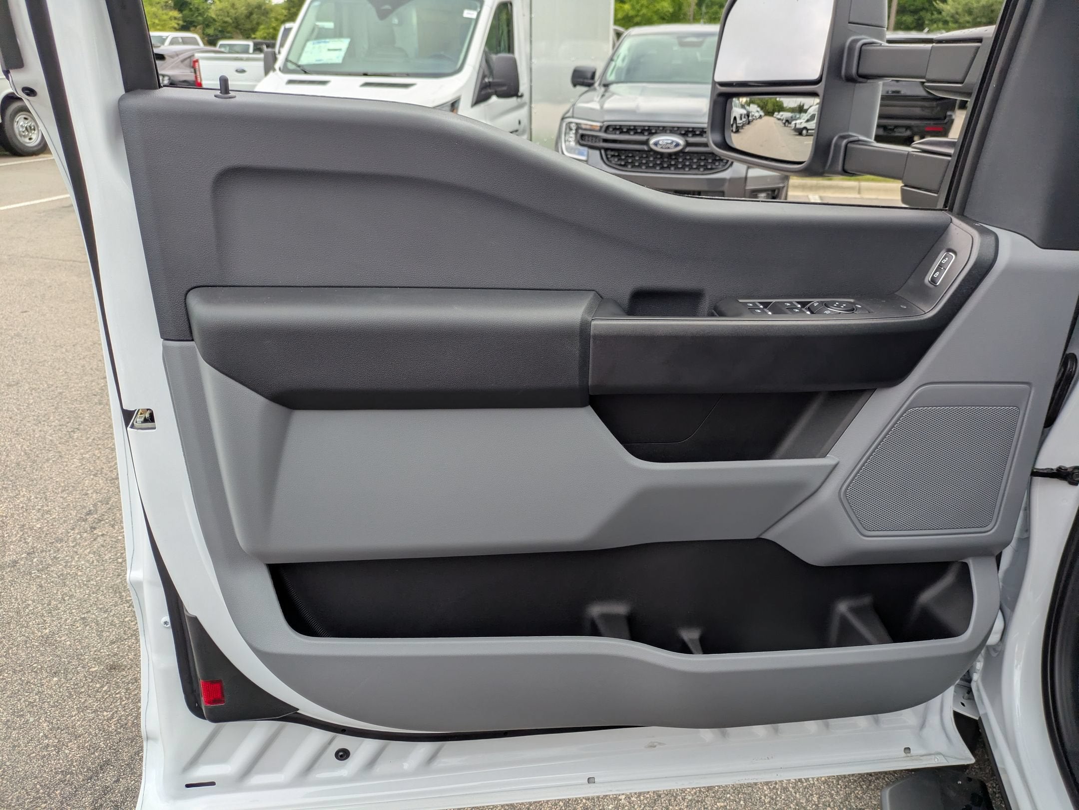 2026 Ford Super Duty F-550 DRW XL