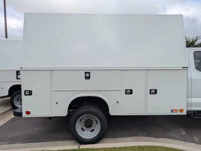 2026 Ford Super Duty F-550 DRW XL