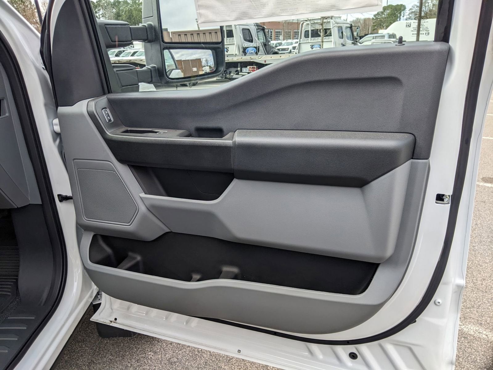 2024 Ford Super Duty F-550 DRW XL