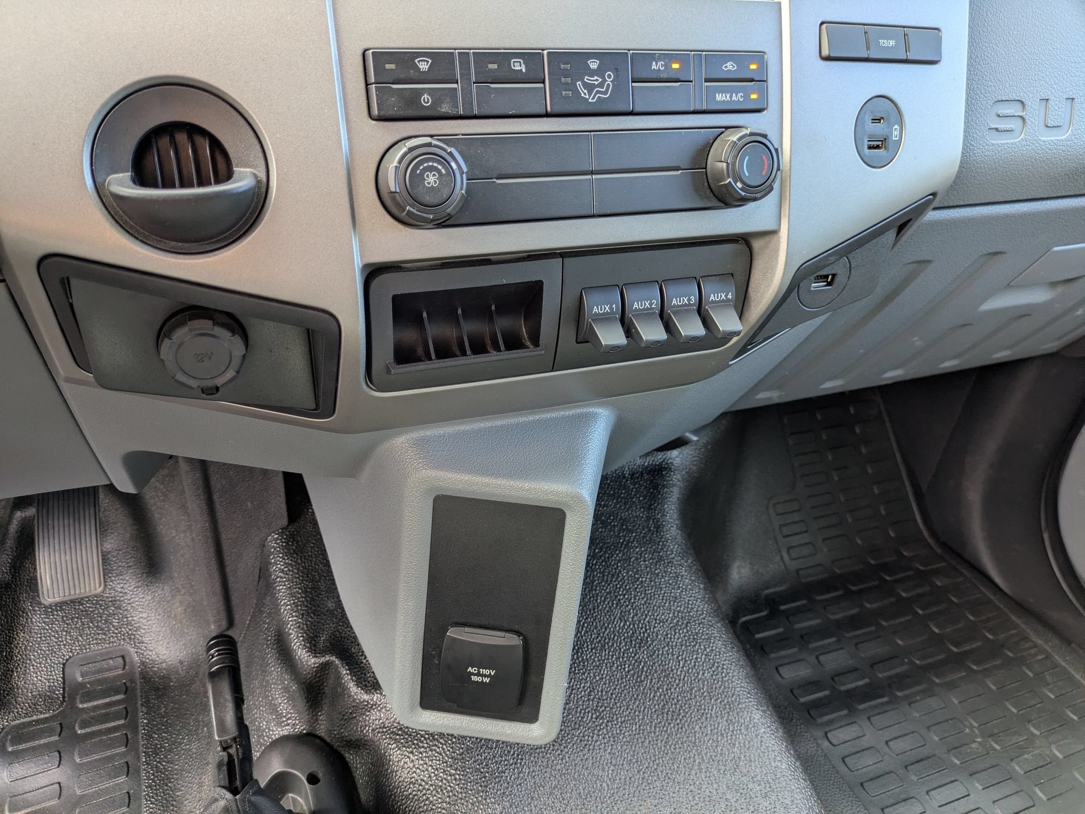 2026 Ford Super Duty F-550 DRW XL