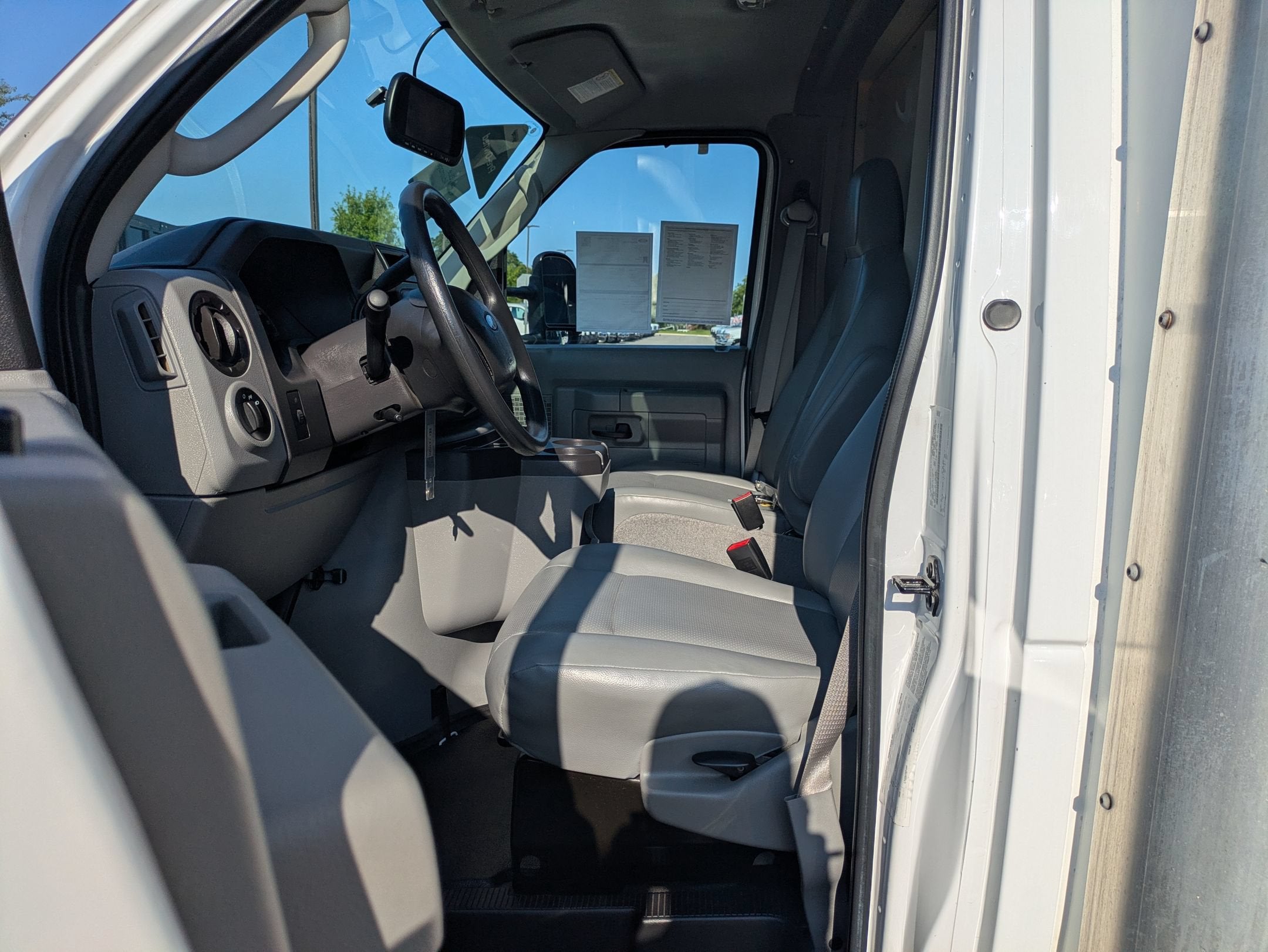 2018 Ford E-Series Cutaway Base