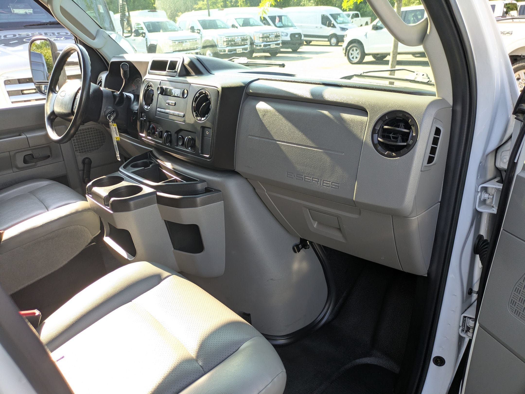 2018 Ford E-Series Cutaway Base
