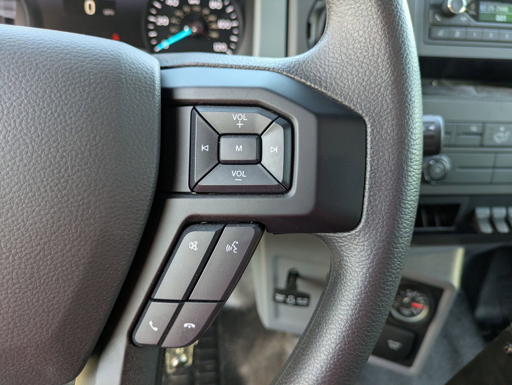 2027 Ford F-750SD Base