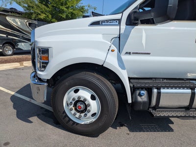 2027 Ford F-750SD Base