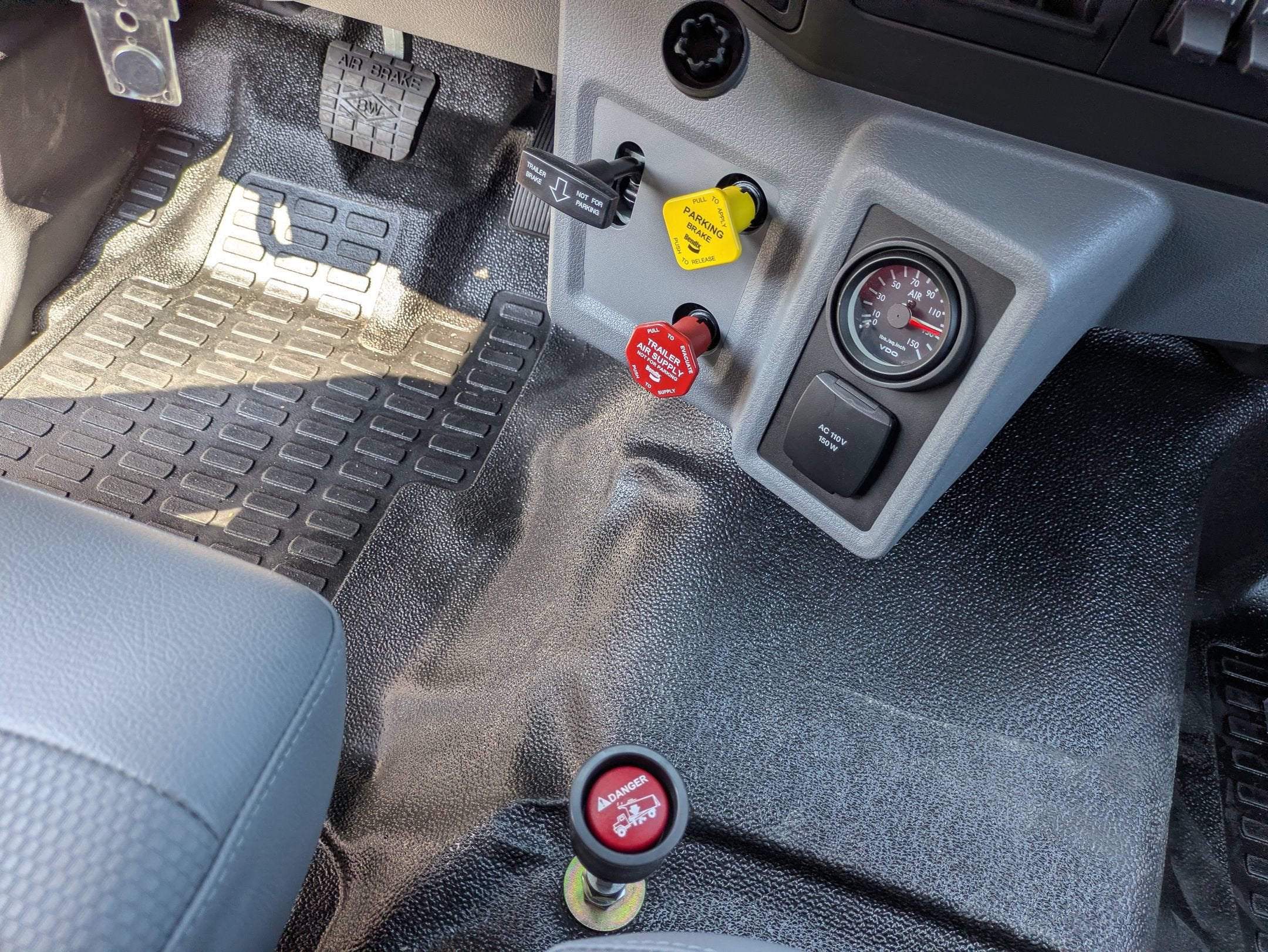 2027 Ford F-750SD Base