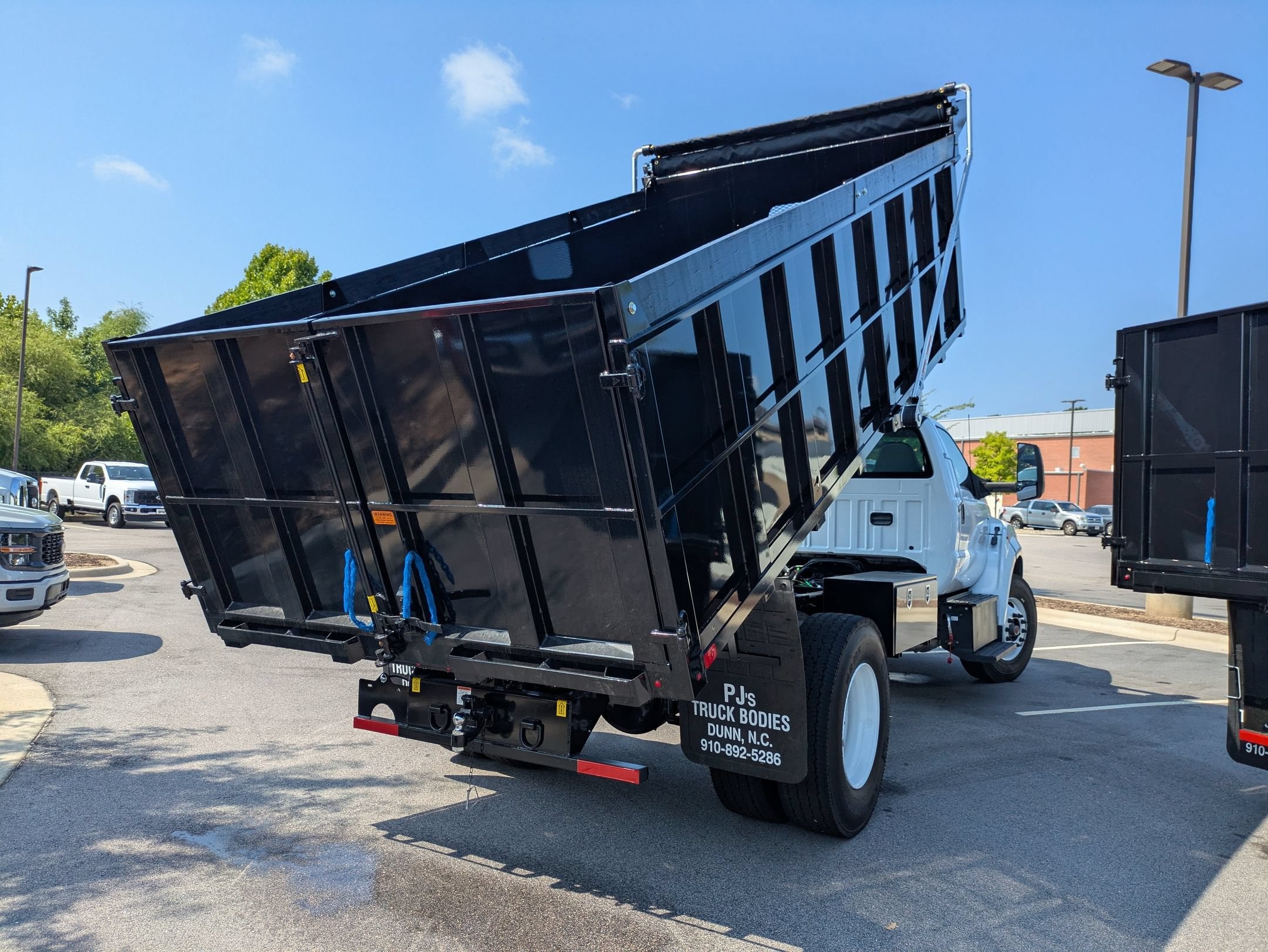 2027 Ford F-750SD Base