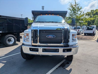 2027 Ford F-750SD Base