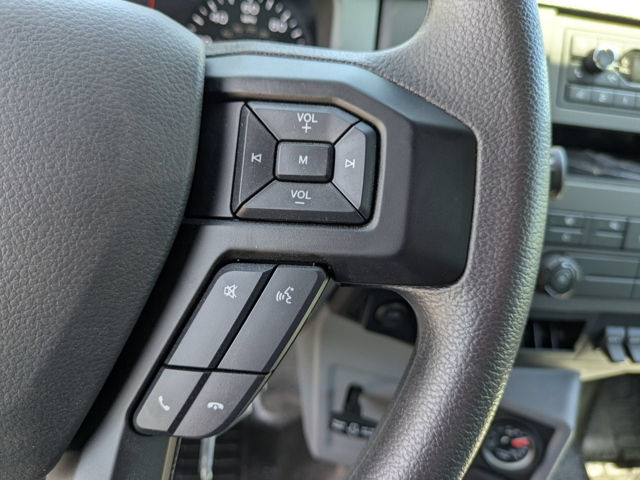 2027 Ford F-750SD Base