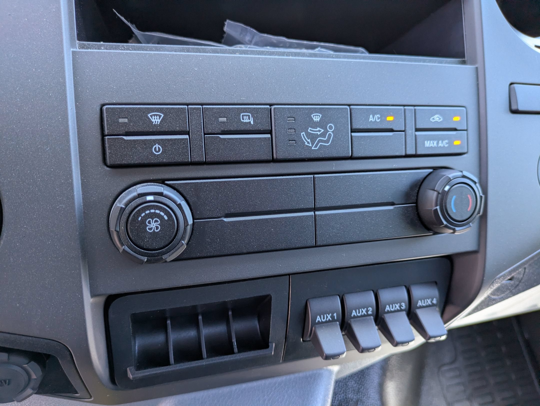 2027 Ford F-750SD Base