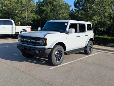 2026 Ford Bronco Outer Banks