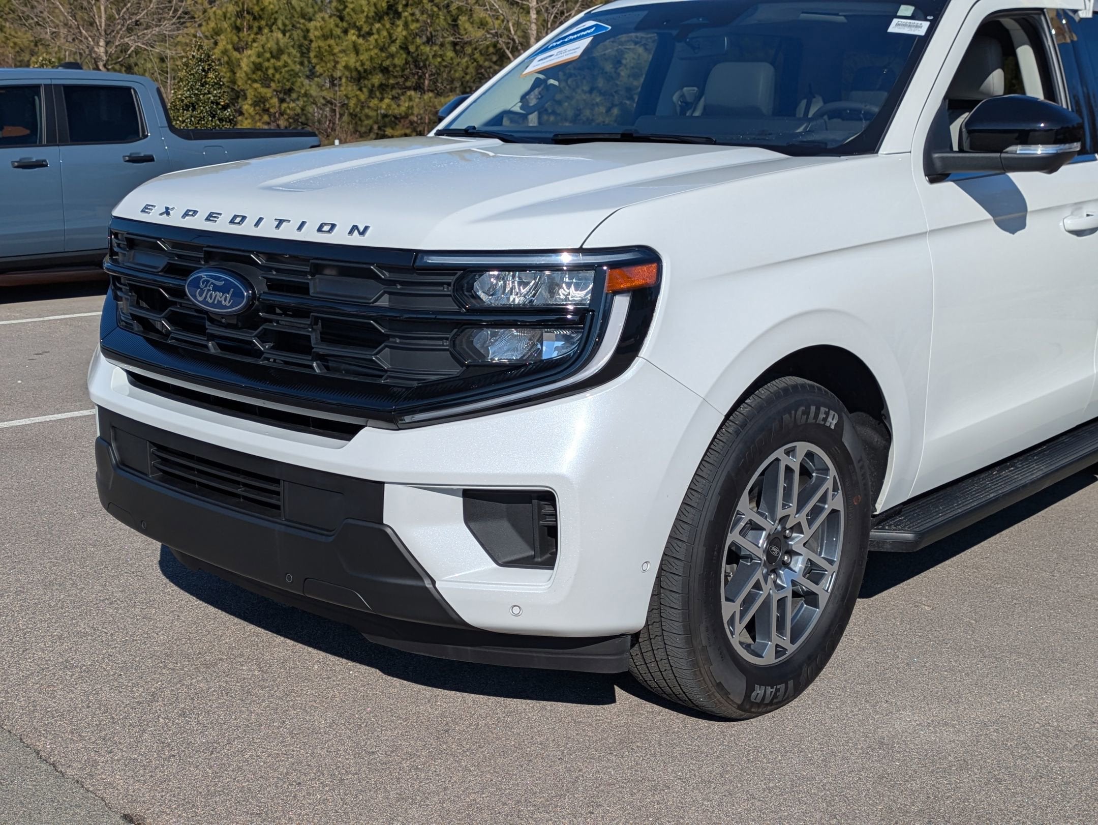 2025 Ford Expedition Active