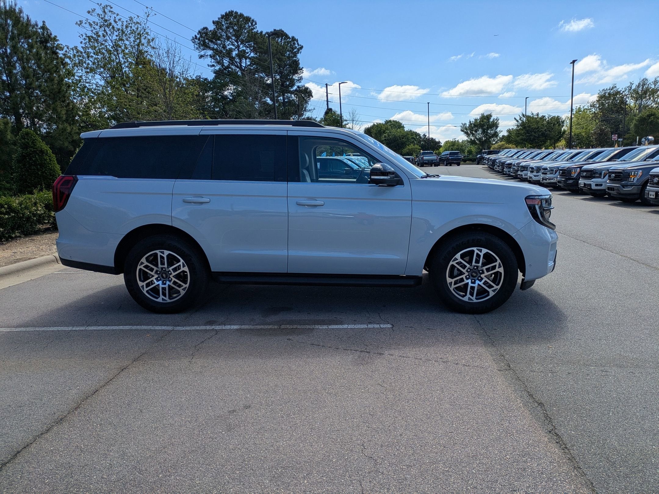 2025 Ford Expedition Active