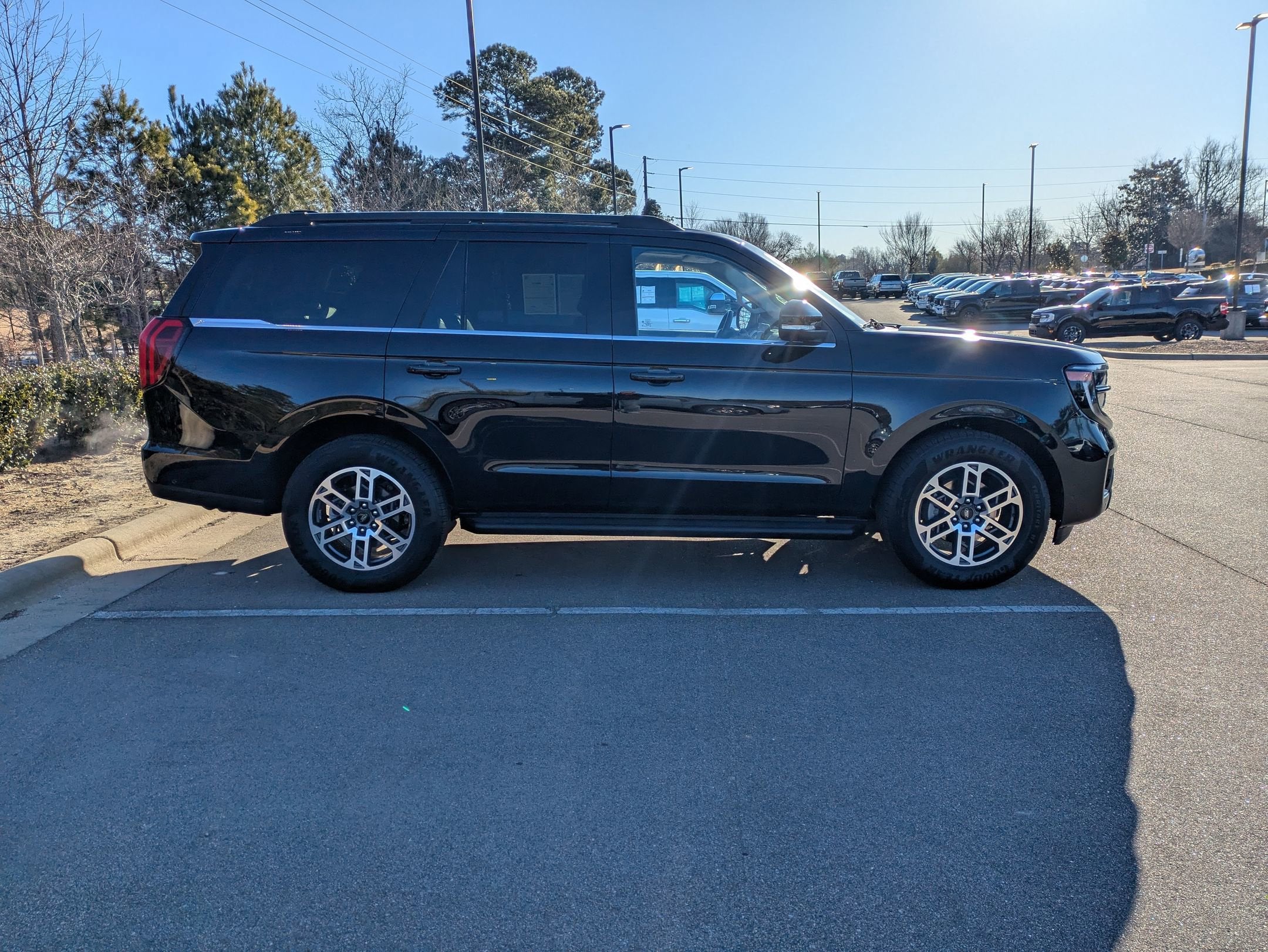 2025 Ford Expedition Active