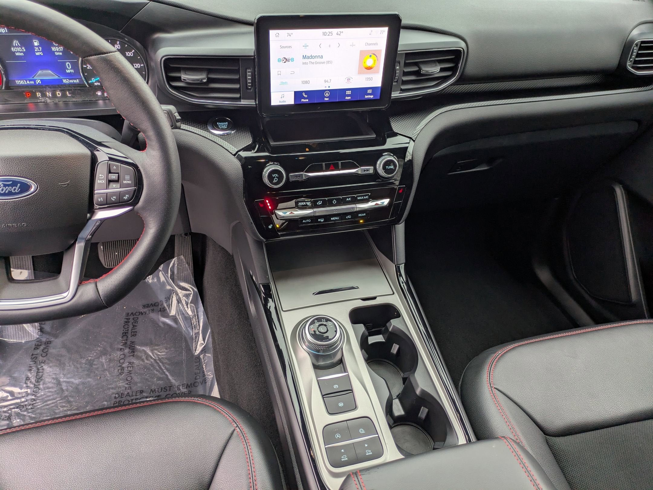 2024 Ford Explorer ST-Line