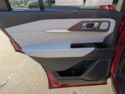 2025 Ford Explorer Platinum