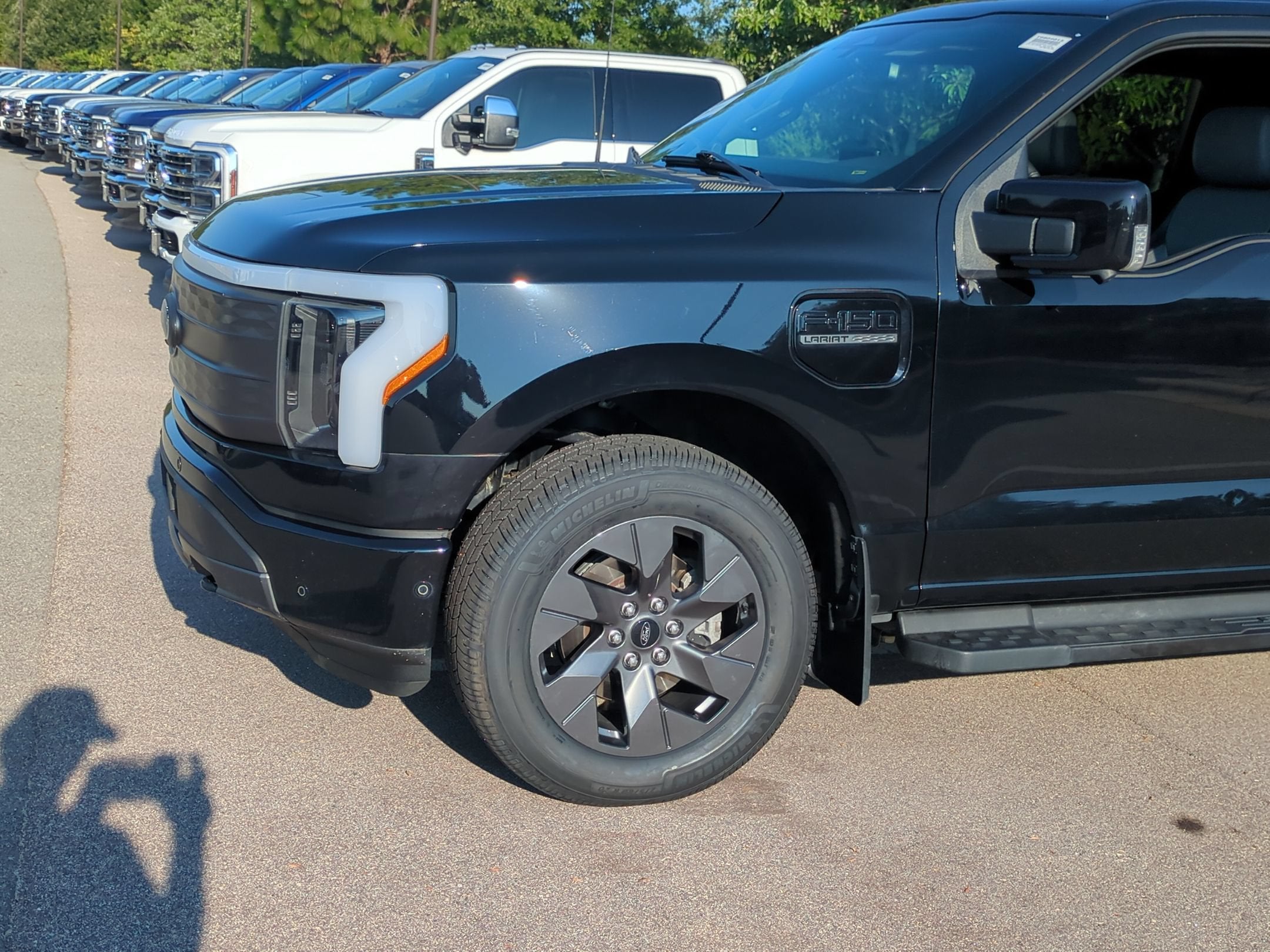 2023 Ford F-150 Lightning LARIAT