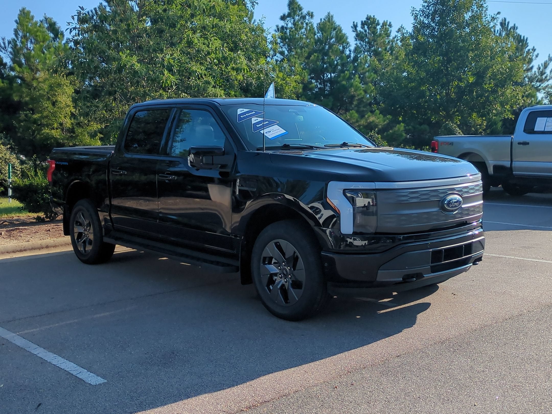 2023 Ford F-150 Lightning LARIAT