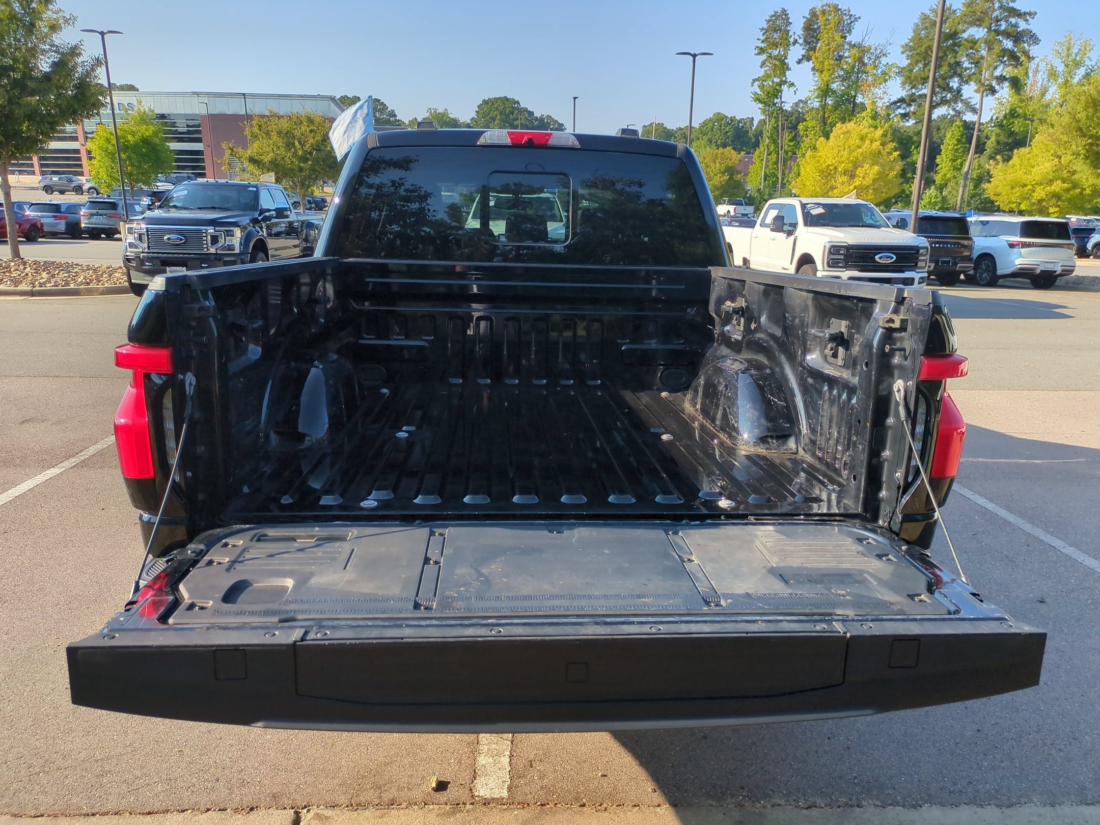 2023 Ford F-150 Lightning LARIAT