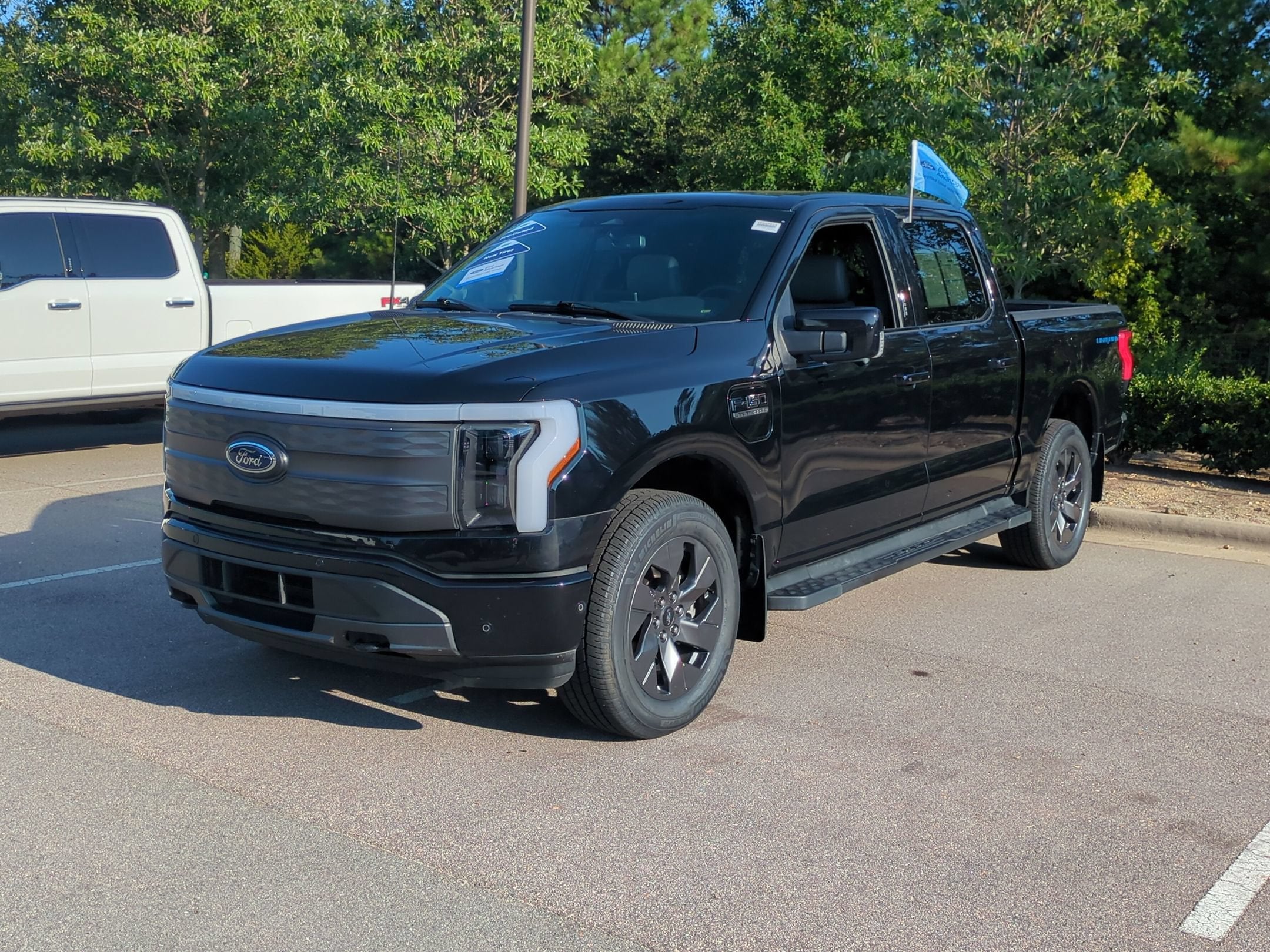 2023 Ford F-150 Lightning LARIAT