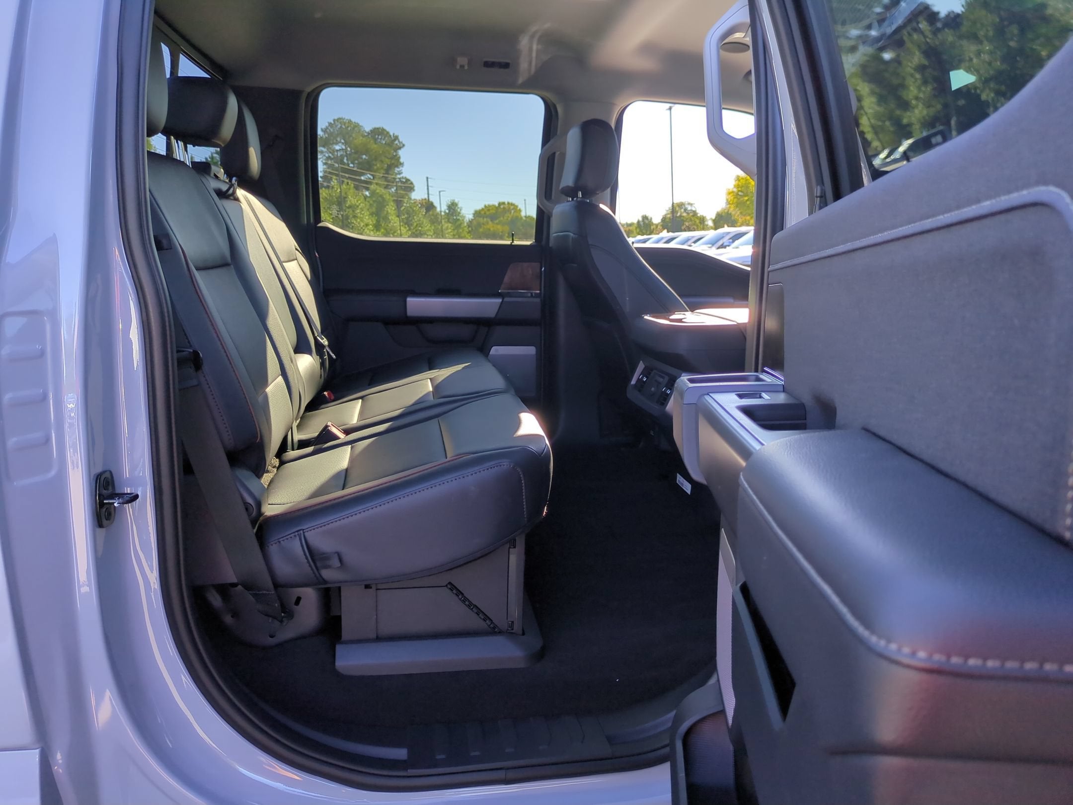 2027 Ford Super Duty F-250 SRW LARIAT