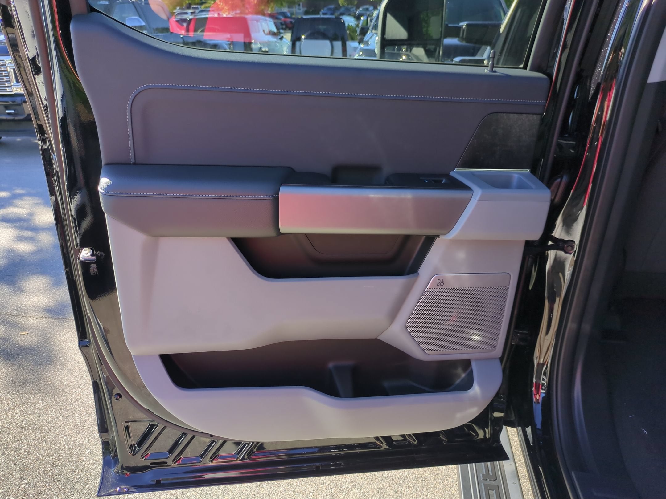 2027 Ford Super Duty F-250 SRW XLT