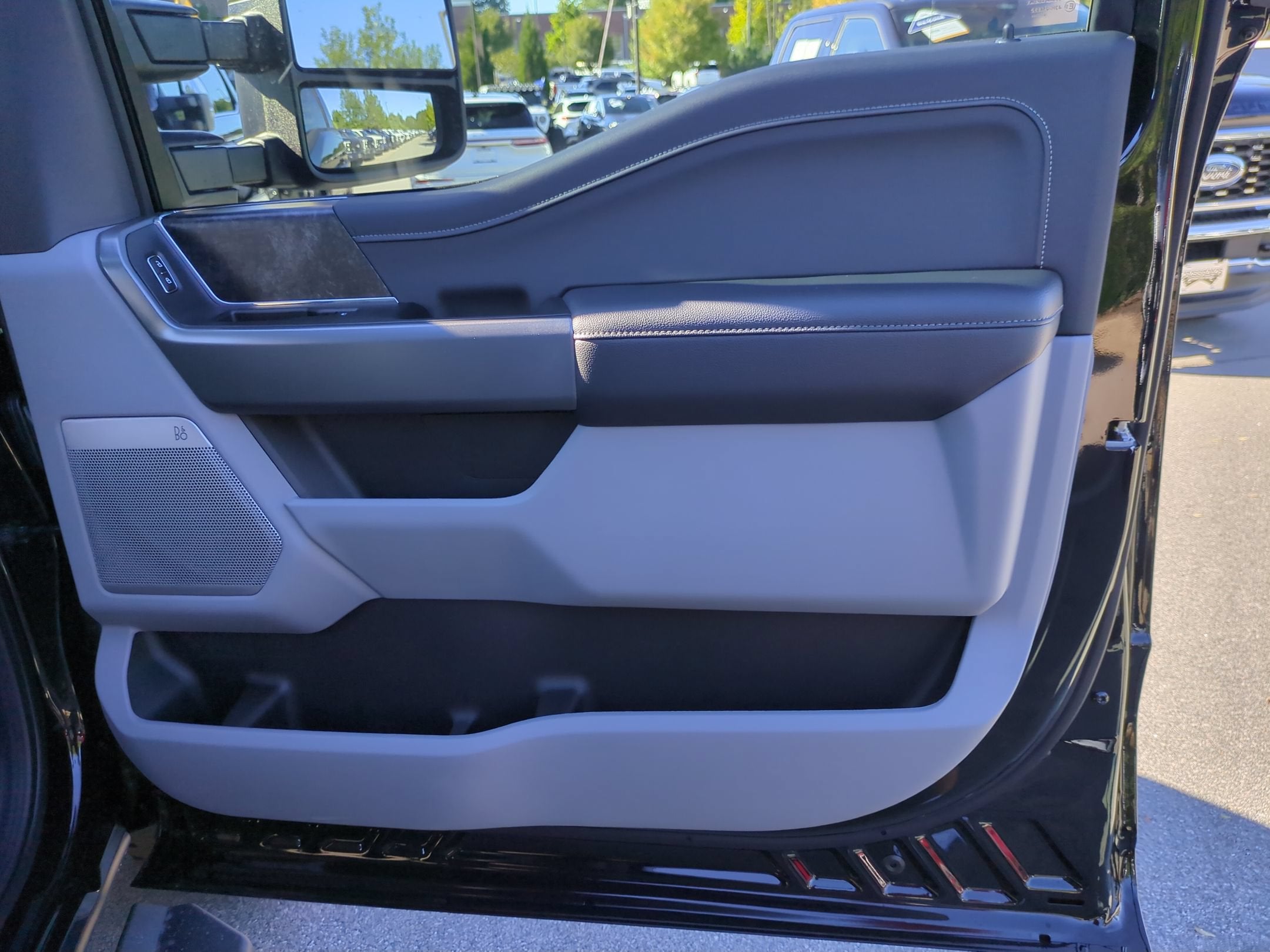 2027 Ford Super Duty F-250 SRW XLT