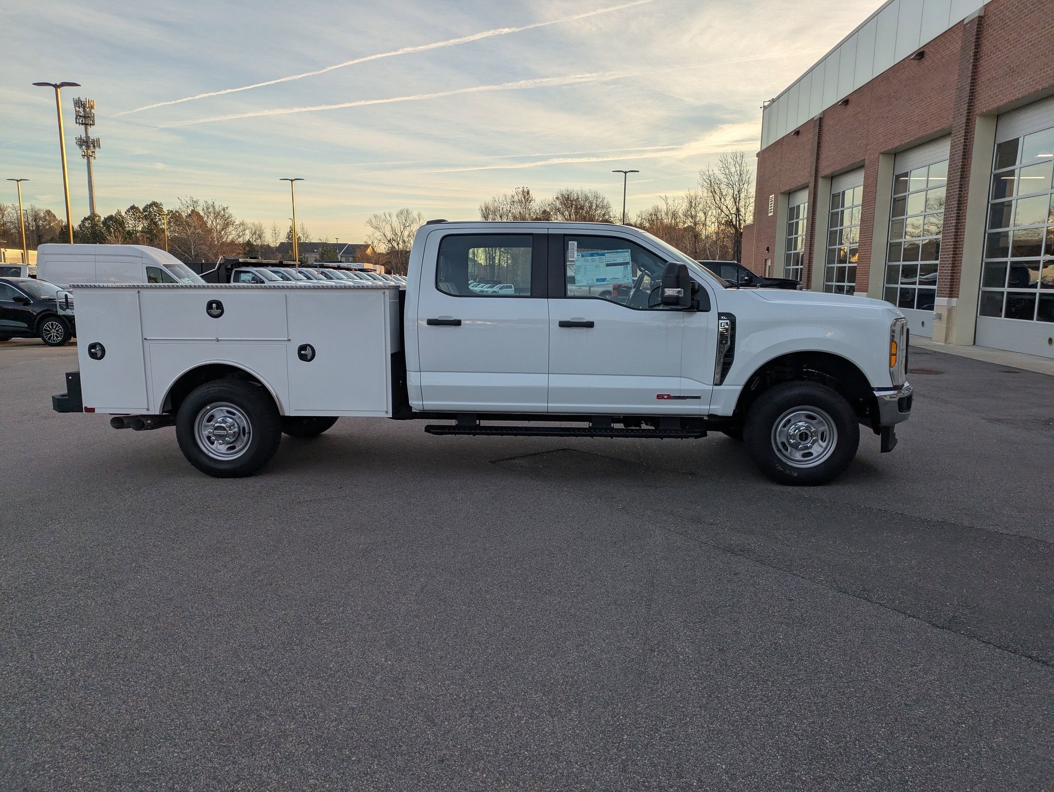 2025 Ford Super Duty F-350 SRW XL