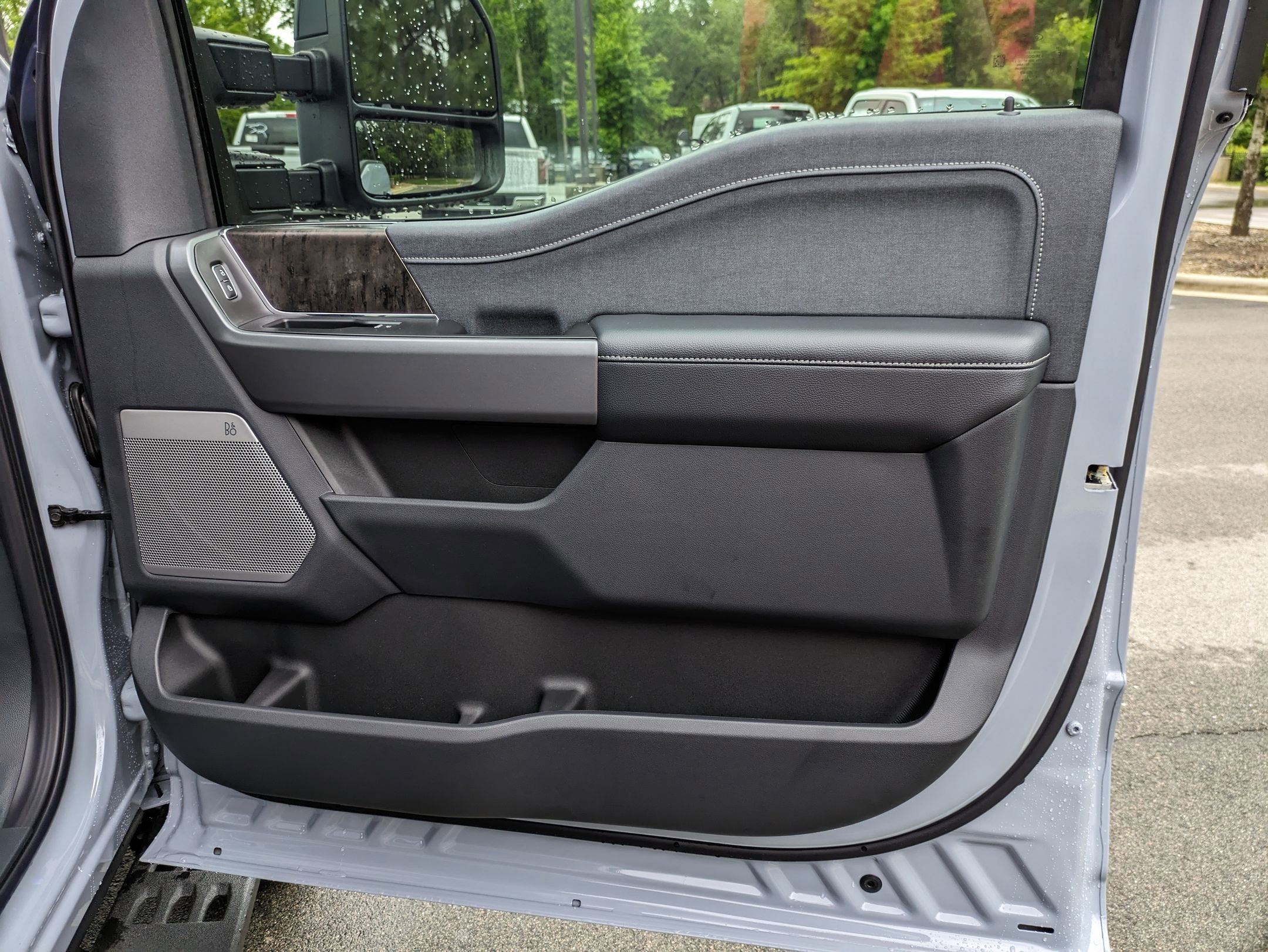 2025 Ford Super Duty F-350 SRW LARIAT