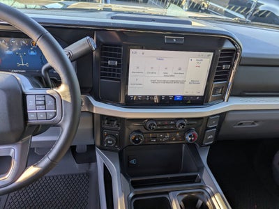 2027 Ford Super Duty F-350 SRW XLT
