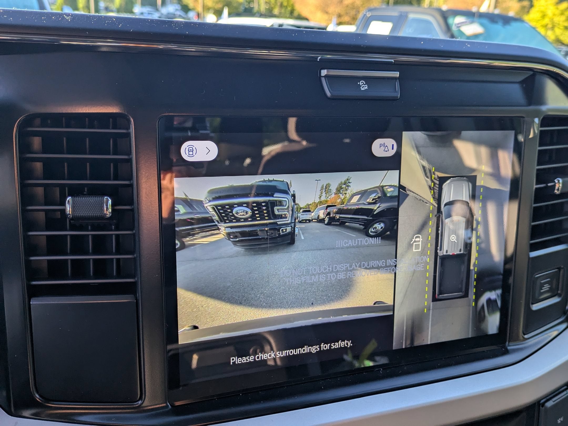 2027 Ford Super Duty F-350 SRW XLT