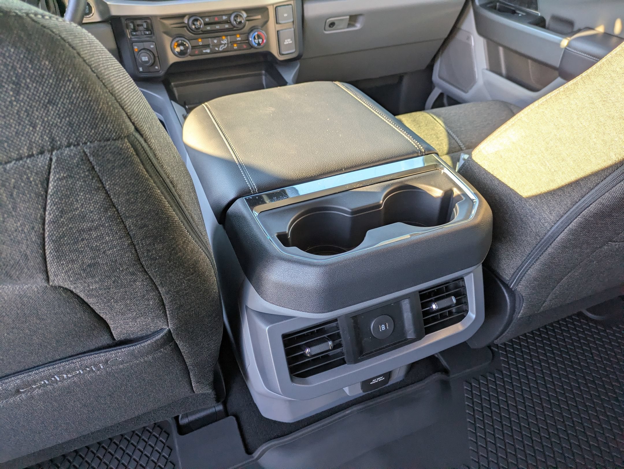 2027 Ford Super Duty F-350 SRW XLT