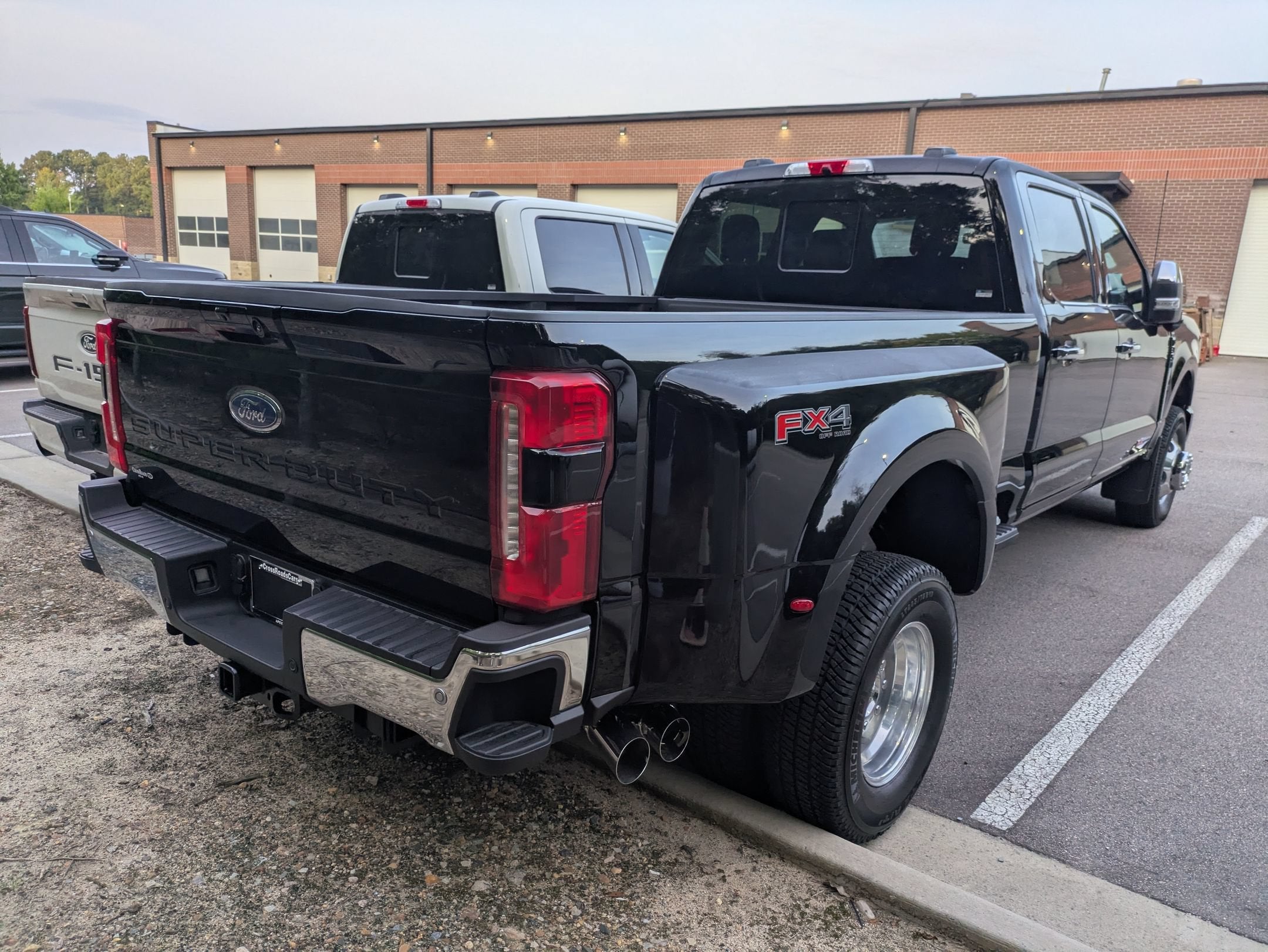 2026 Ford Super Duty F-350 DRW LARIAT