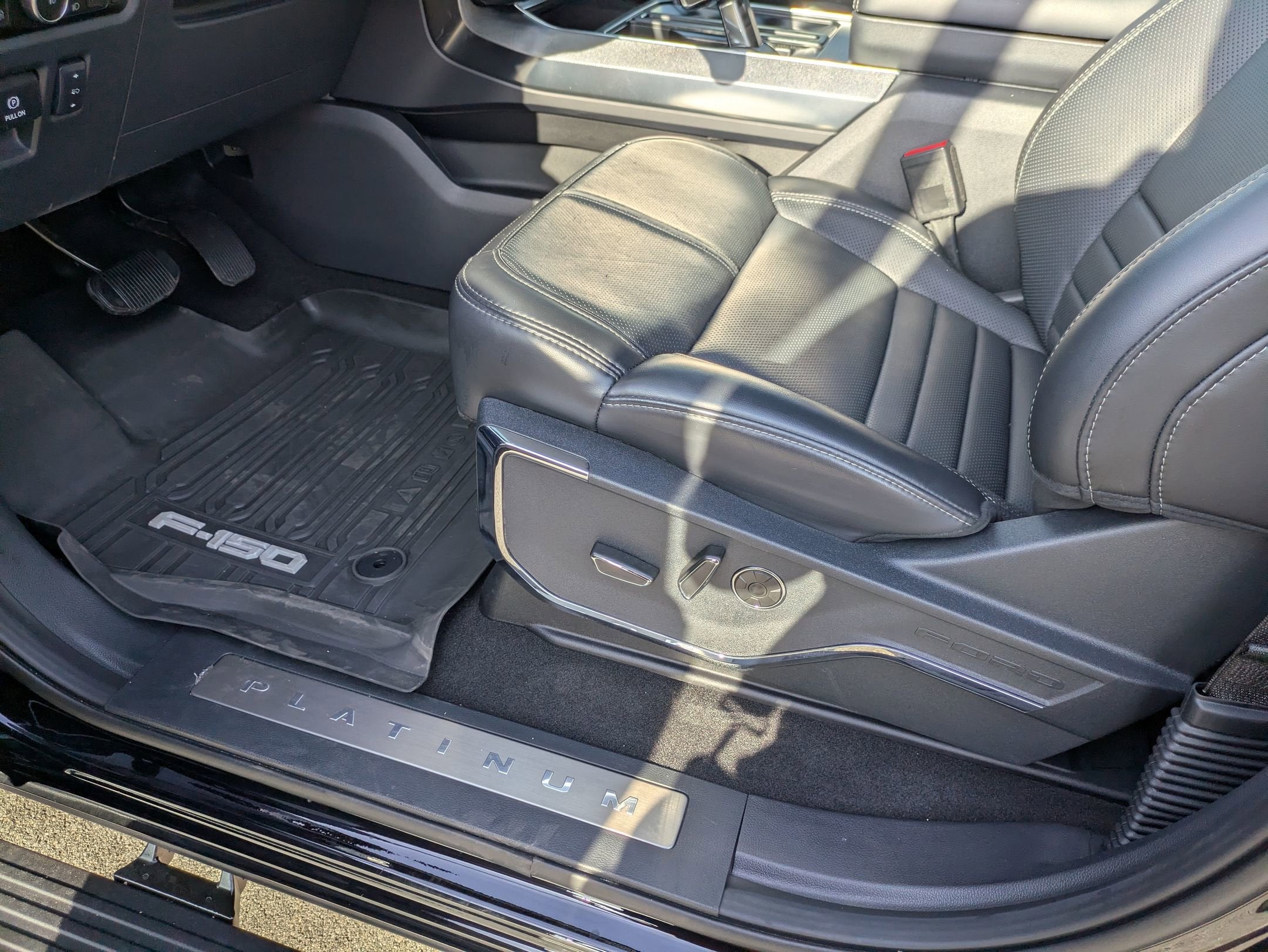 2026 Ford F-150 Platinum - Crossroads Courtesy Demo