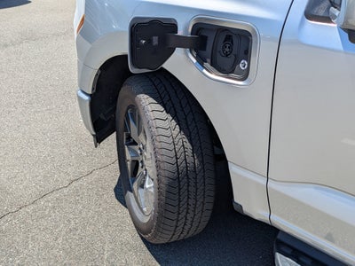 2023 Ford F-150 Lightning LARIAT