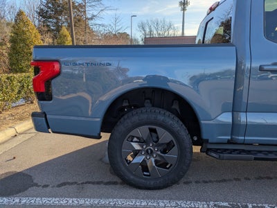 2023 Ford F-150 Lightning LARIAT