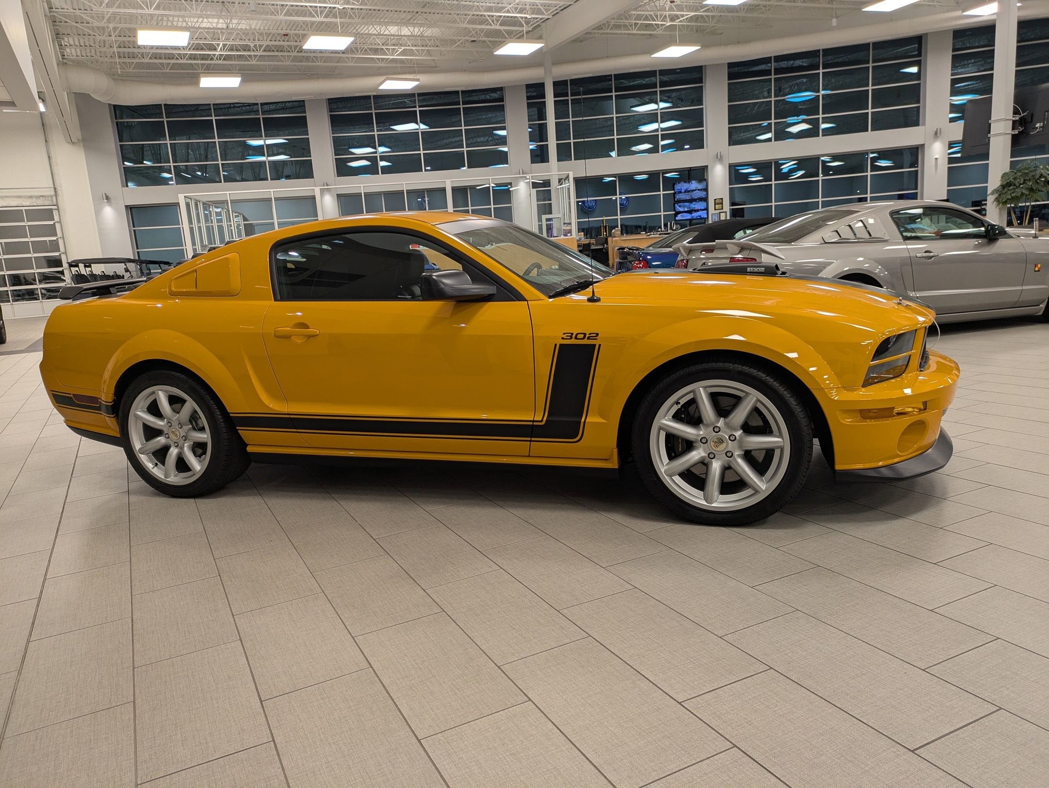 2007 Ford Mustang Saleen Parnelli Jones