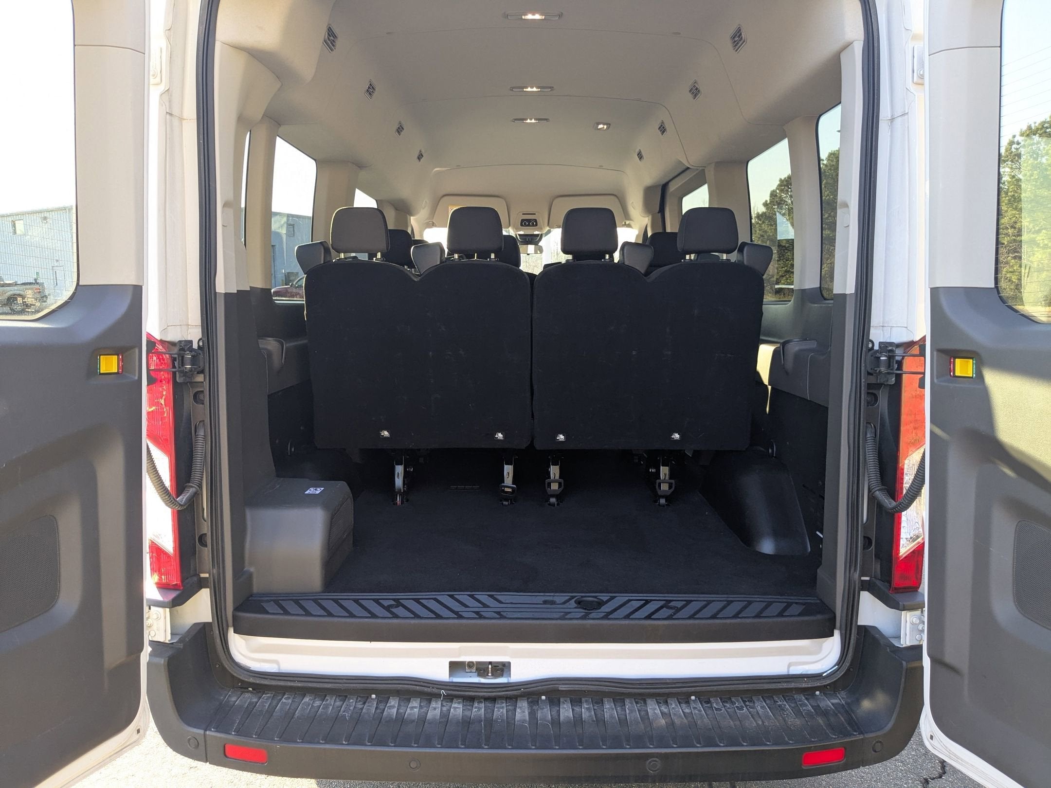 2024 Ford Transit Passenger Wagon XLT